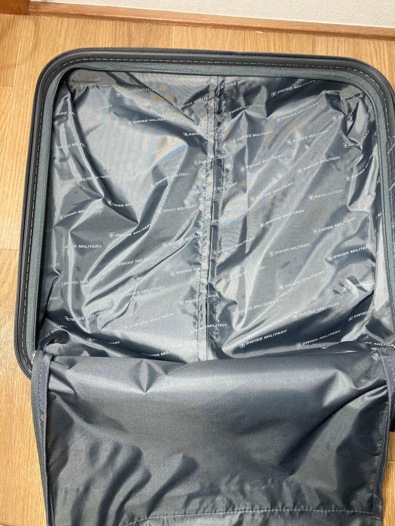 スイスミリタリー キャリーケース 18インチ　37L（拡張時42L）
