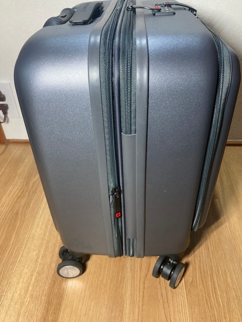 スイスミリタリー キャリーケース 18インチ　37L（拡張時42L）