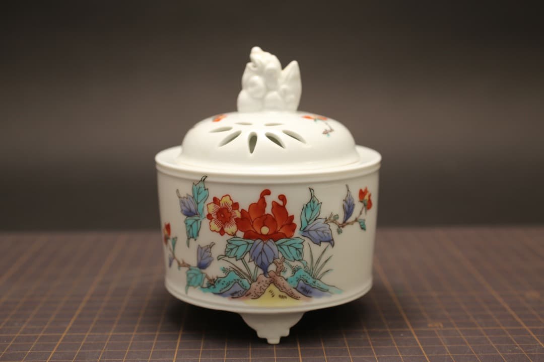 【即購入可】伊万里・鍋島焼／大秀窯／大串秀二／香炉／色絵付／古美術／茶道／煎茶