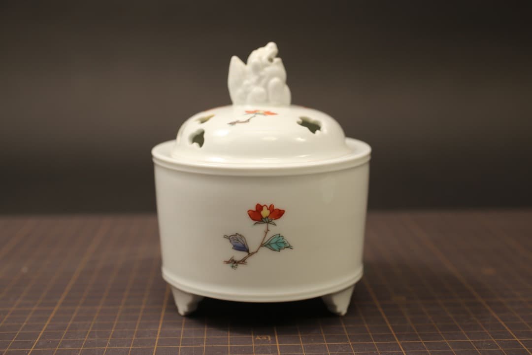 【即購入可】伊万里・鍋島焼／大秀窯／大串秀二／香炉／色絵付／古美術／茶道／煎茶
