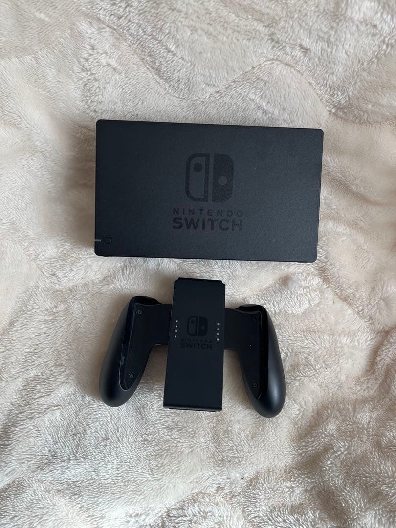 Nintendo Switch 中古 付属品あり。