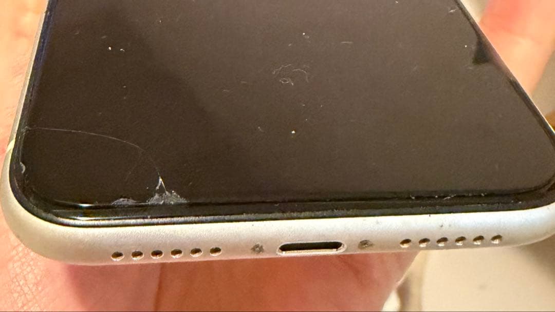 Apple iPhone 11 ホワイト 本体 箱付き