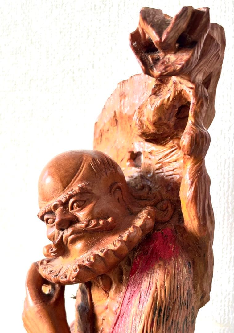 黄楊木の一刀彫り達磨置物。自然木置物。龍置物。黄楊木の一刀彫り虎（2頭）