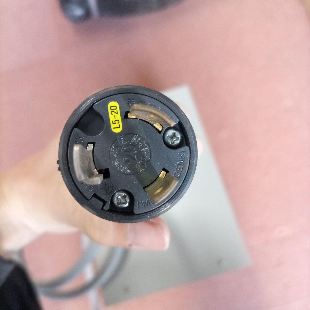 115V変圧器 コンパクトデザイン