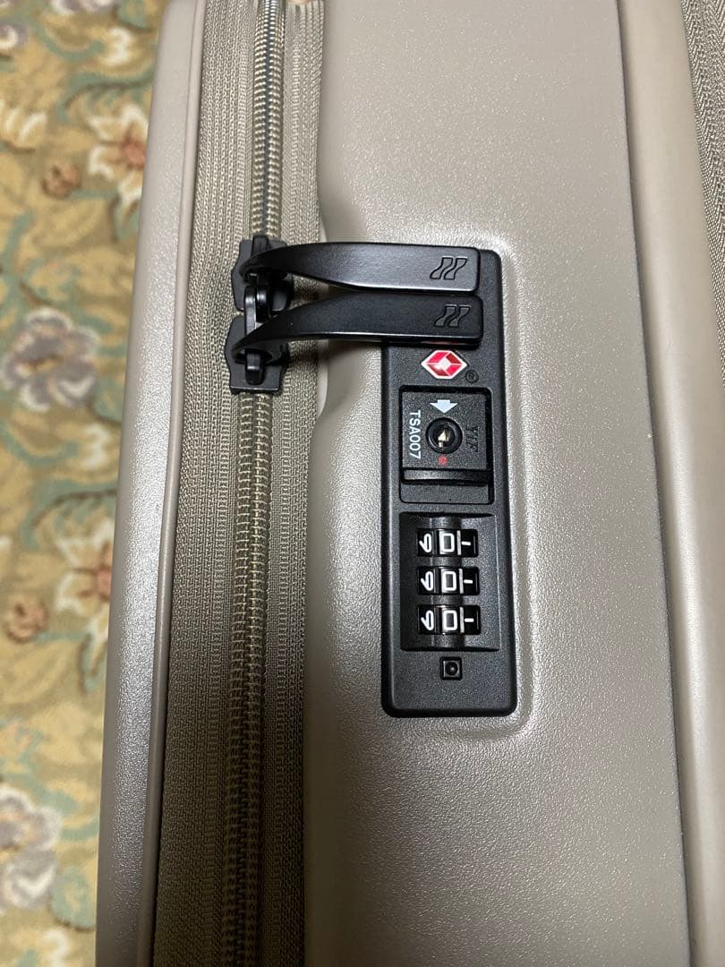 ◾️LOJEL◾️CUBO S REFRESH 37-42L カクタス　スーツケース