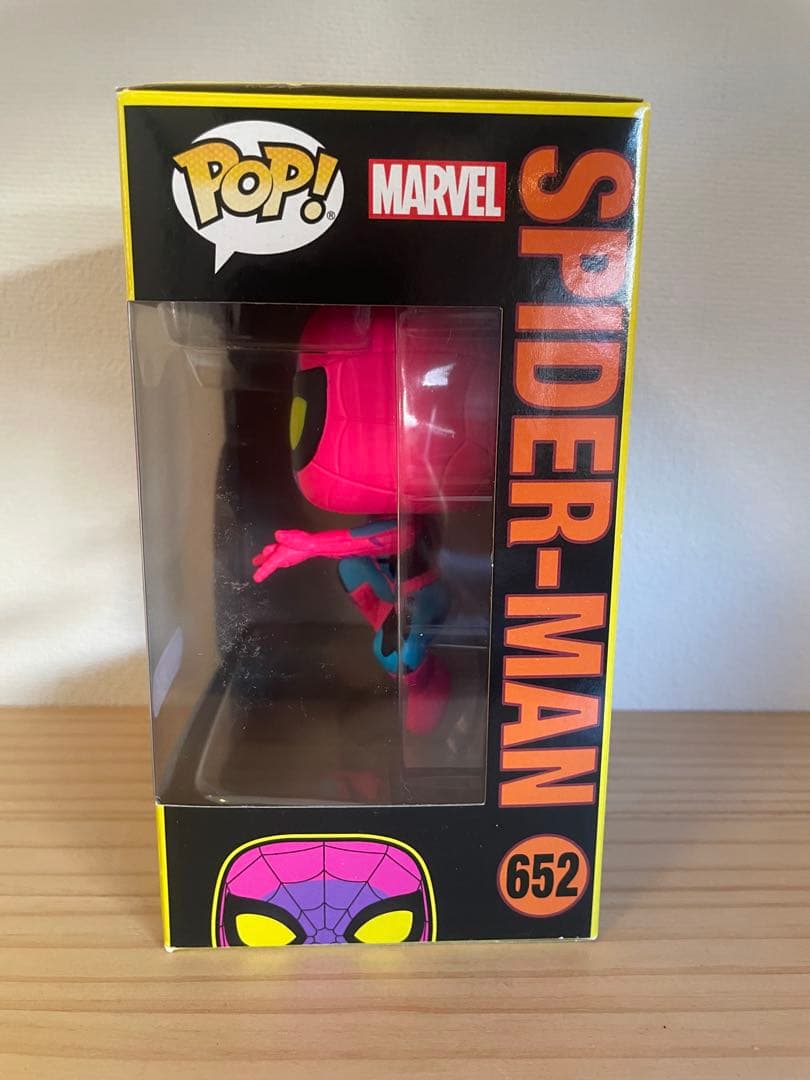funko pop スパイダーマン black light 復刻版