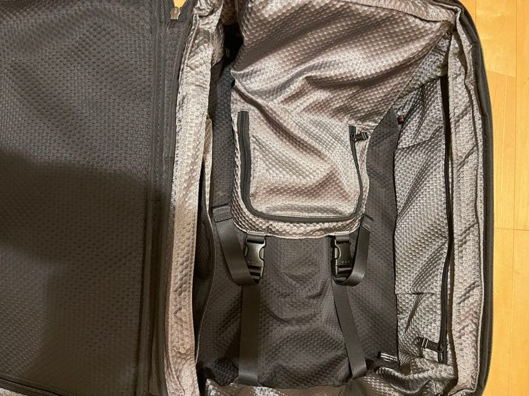 y*2様 TUMI キャリーケース