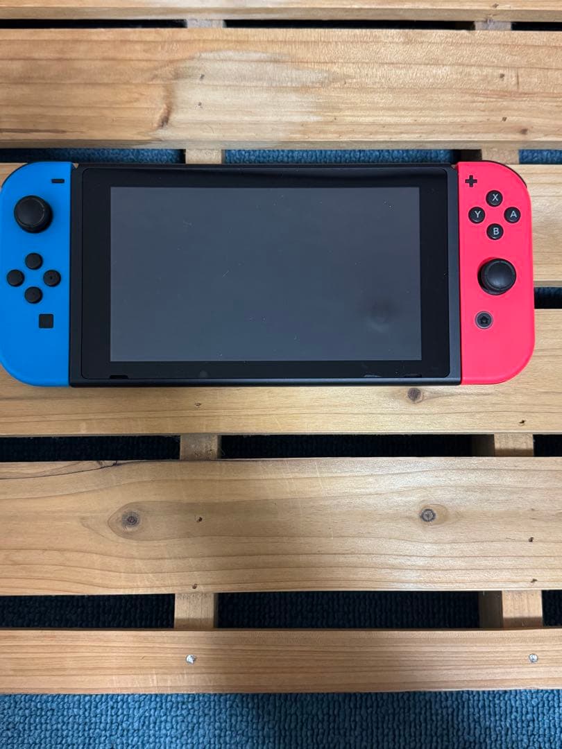Nintendo Switch 本体【美品】　ソフト2つ付き