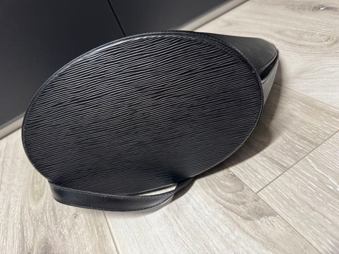 ヴィトン　エピ　ハンドバック