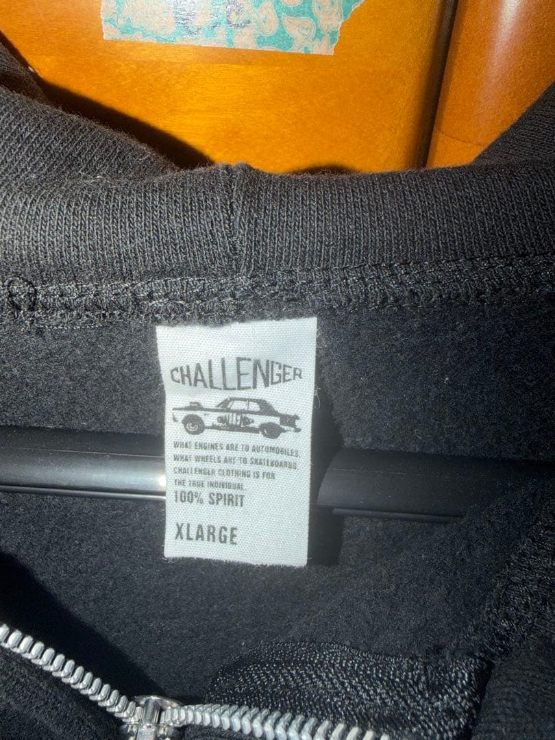 Challenger ブラック ジップアップパーカー