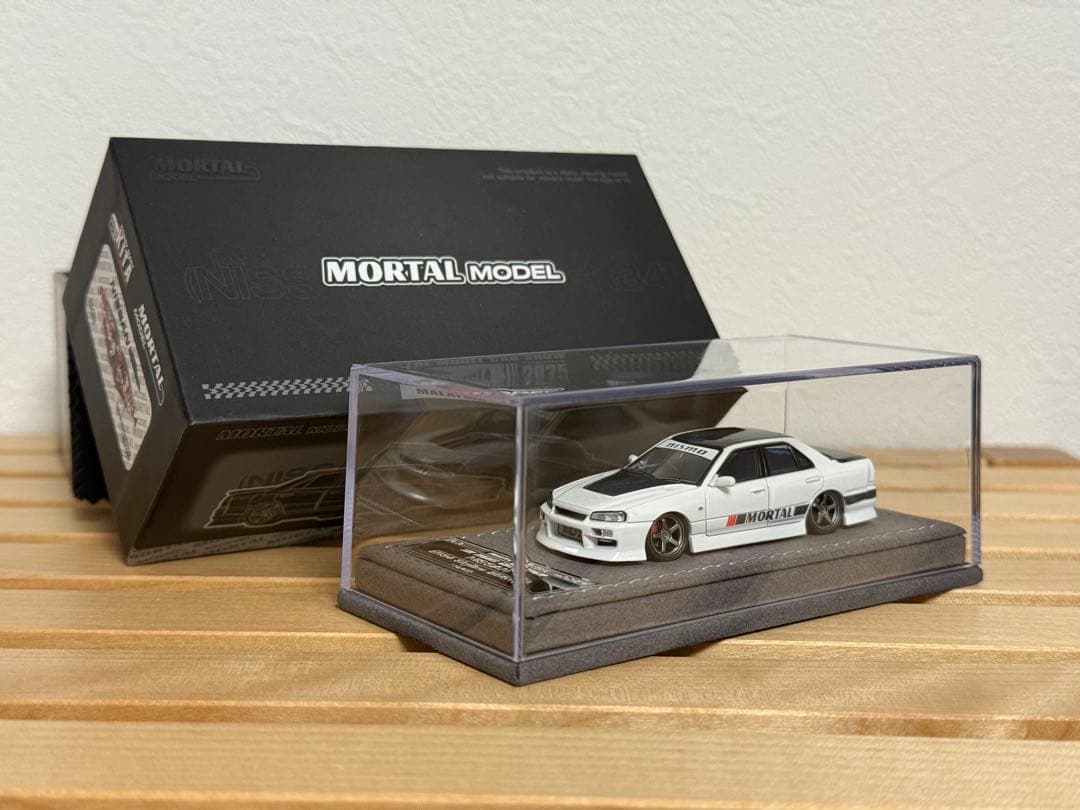 Mortal model 1/64 Nissan ER34 Skyline 白