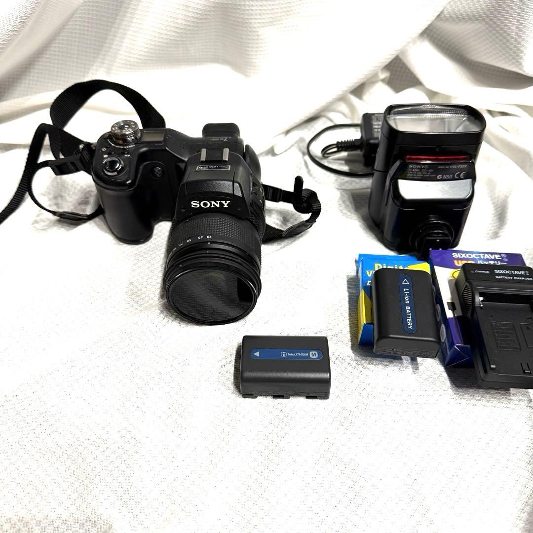 ワンオーナーSONY DSC-F828 デジタルカメラ　ストロボ 新品バッテリー