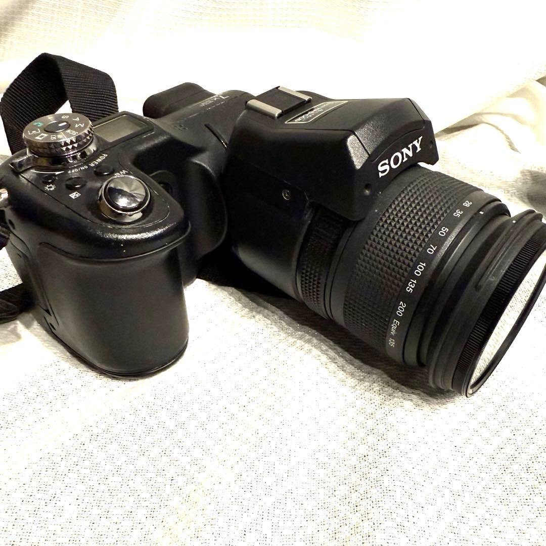 ワンオーナーSONY DSC-F828 デジタルカメラ　ストロボ 新品バッテリー