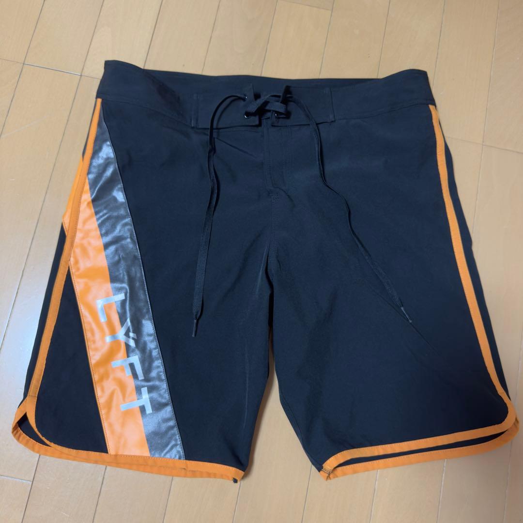 LYFT リフト　サーフパンツ　水着　Lサイズ　ショートパンツ