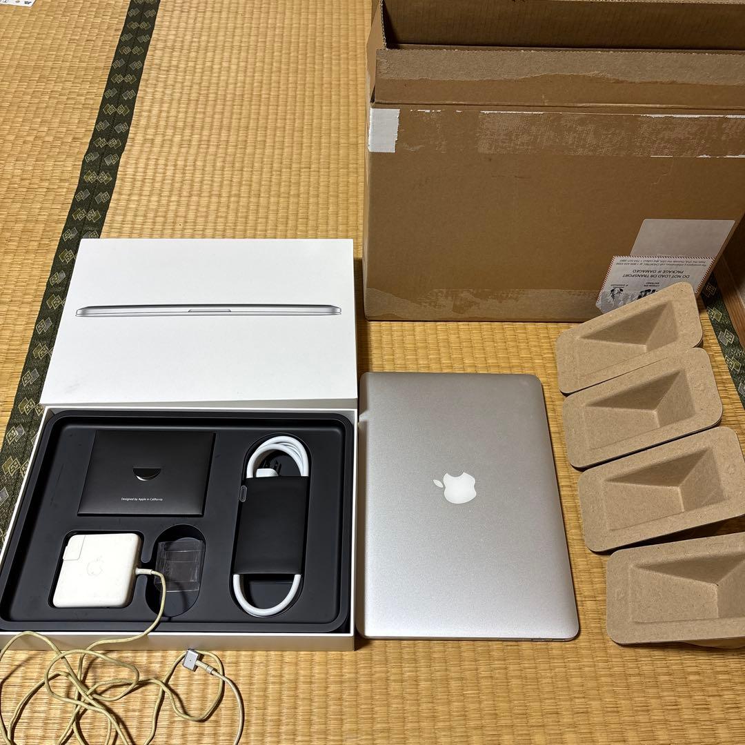 化粧箱付き　MacBook Pro 13インチ　core i7 512GB