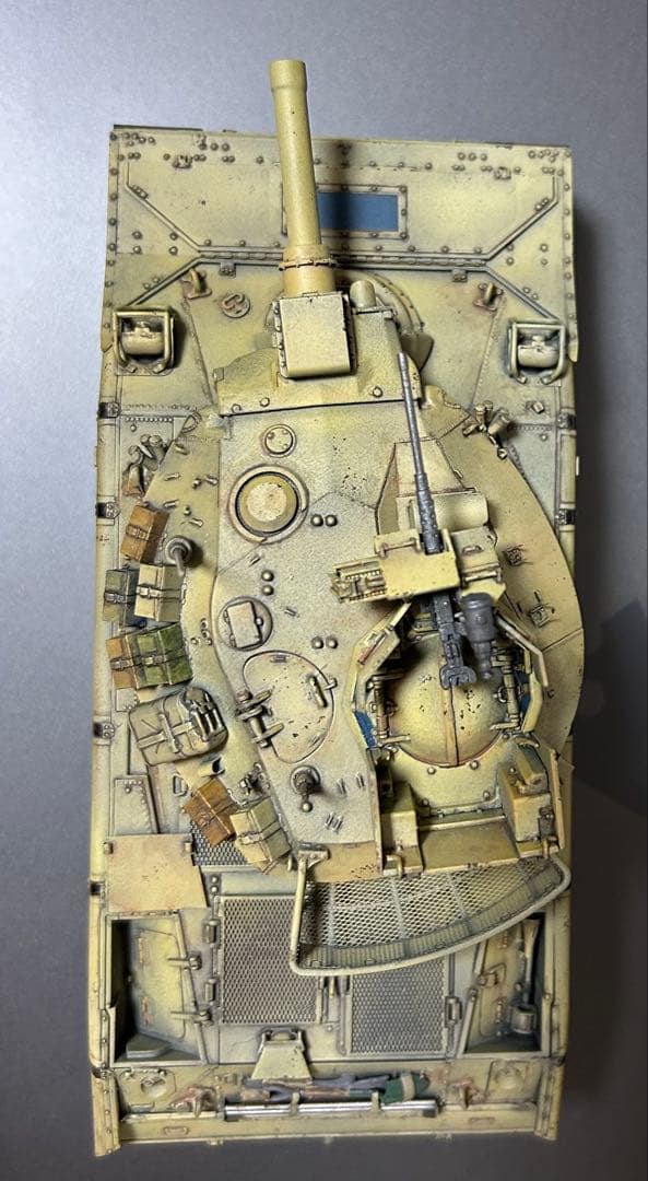 戦車　プラモデル完成品　1/35 スケール