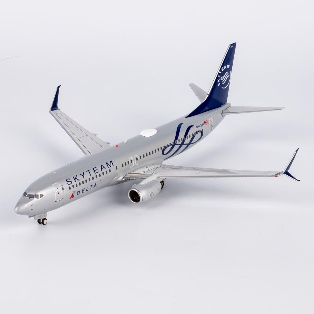 デルタ航空 737-800 スカイチーム塗装 N381DN 1/200