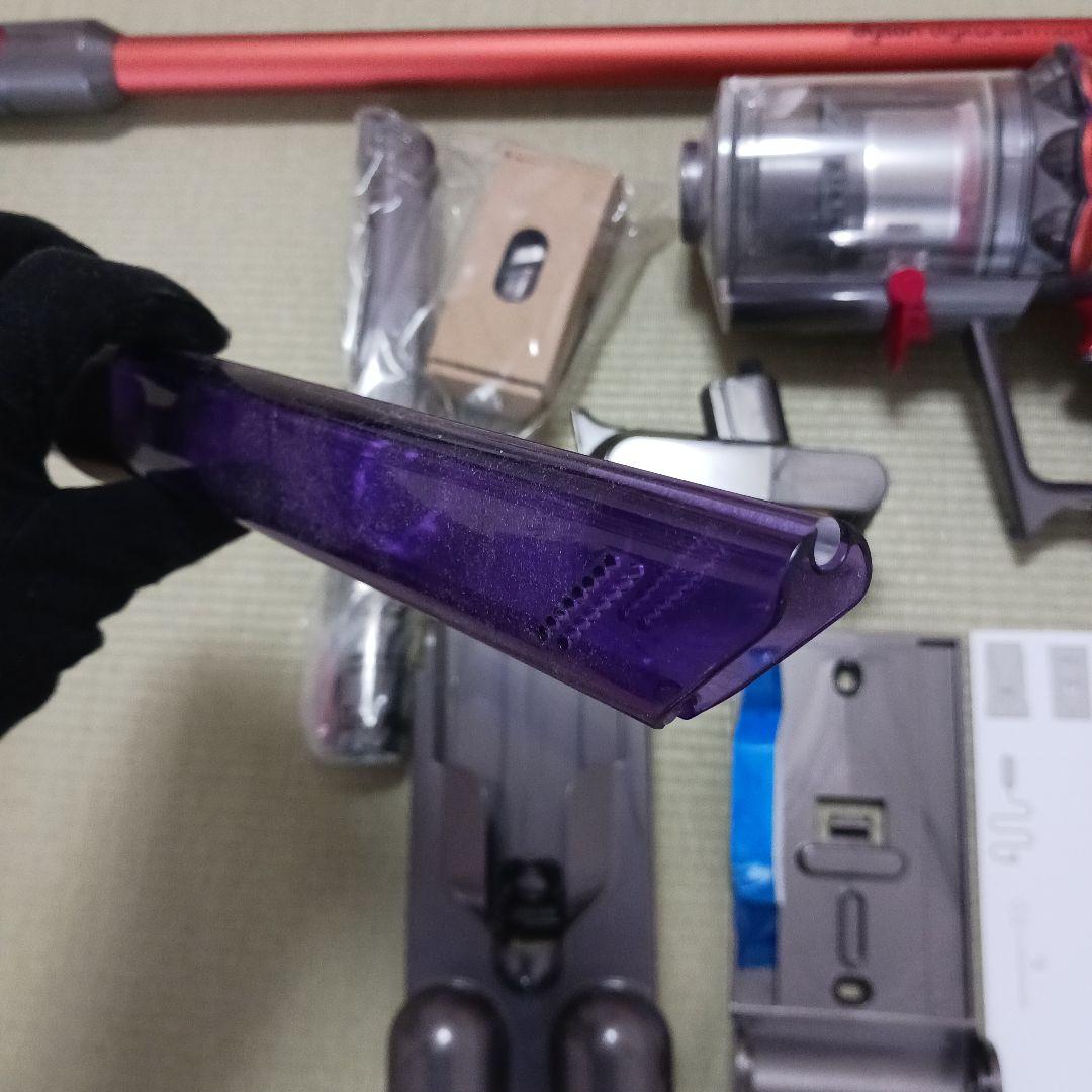 ダイソン　掃除機DigitalSlimFluffy+　本体 充電器・各ノズル付き