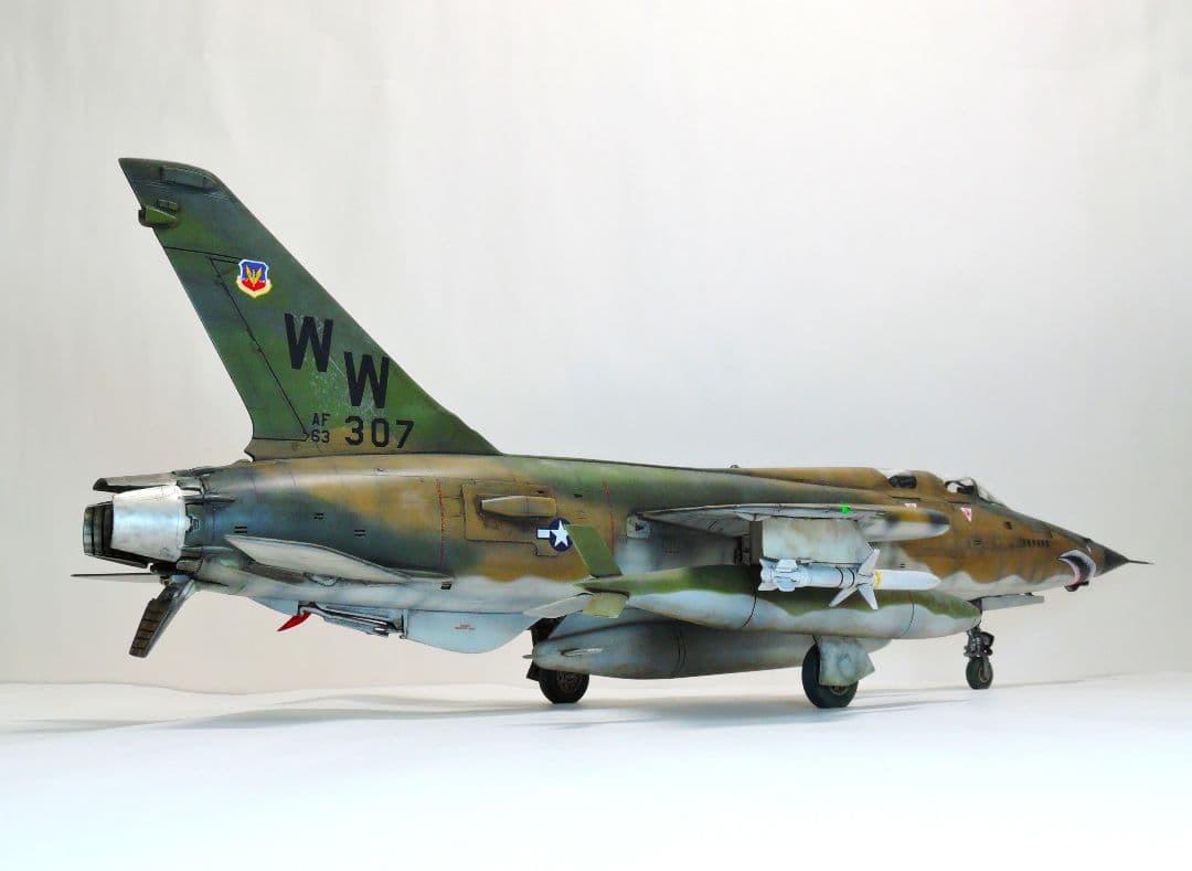 【完成品】ハセガワ 1/48 F-105G サンダーチーフ ワイルドウィーゼル