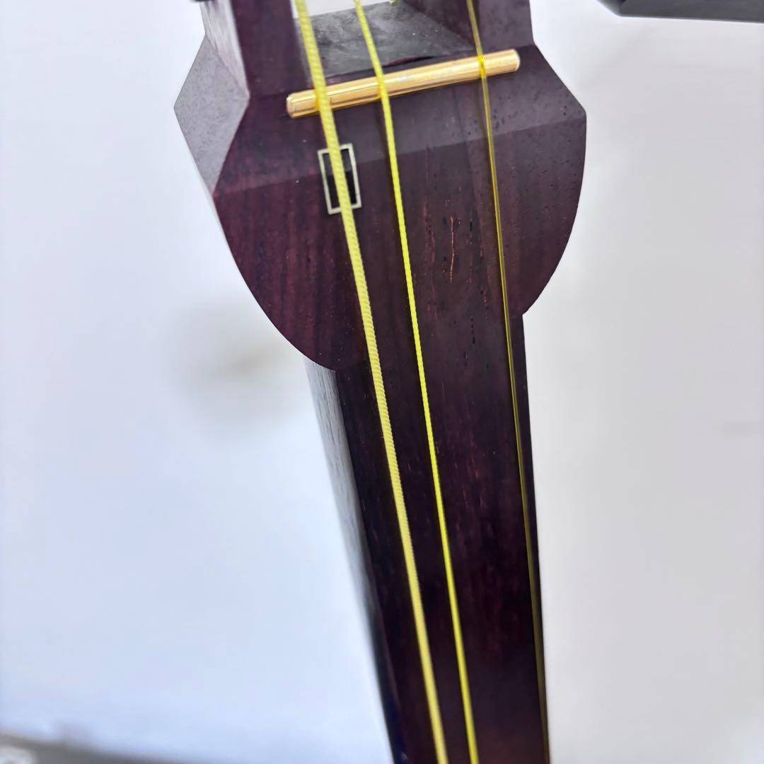 ■ 津軽三味線 子持 綾杉彫 紅木 二枚溝