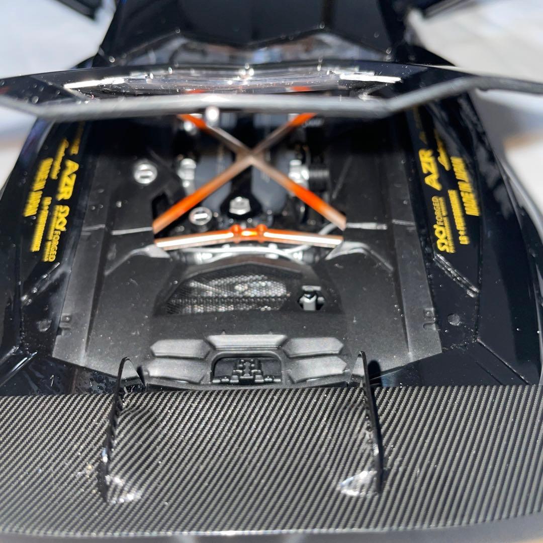 オートアート　1/18　ランボルギーニ　アヴェンタドール　リミテッドエディション