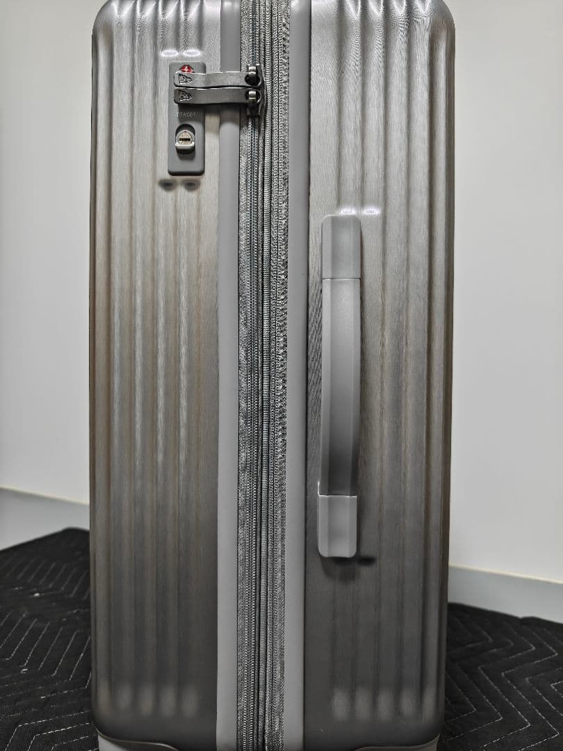 ニューエラ　キャリーケース