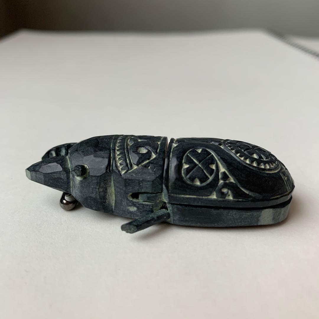 木製　アイヌ　木彫　砂澤ビッキ風　クワガタ虫　からくり　ペンダントヘッド