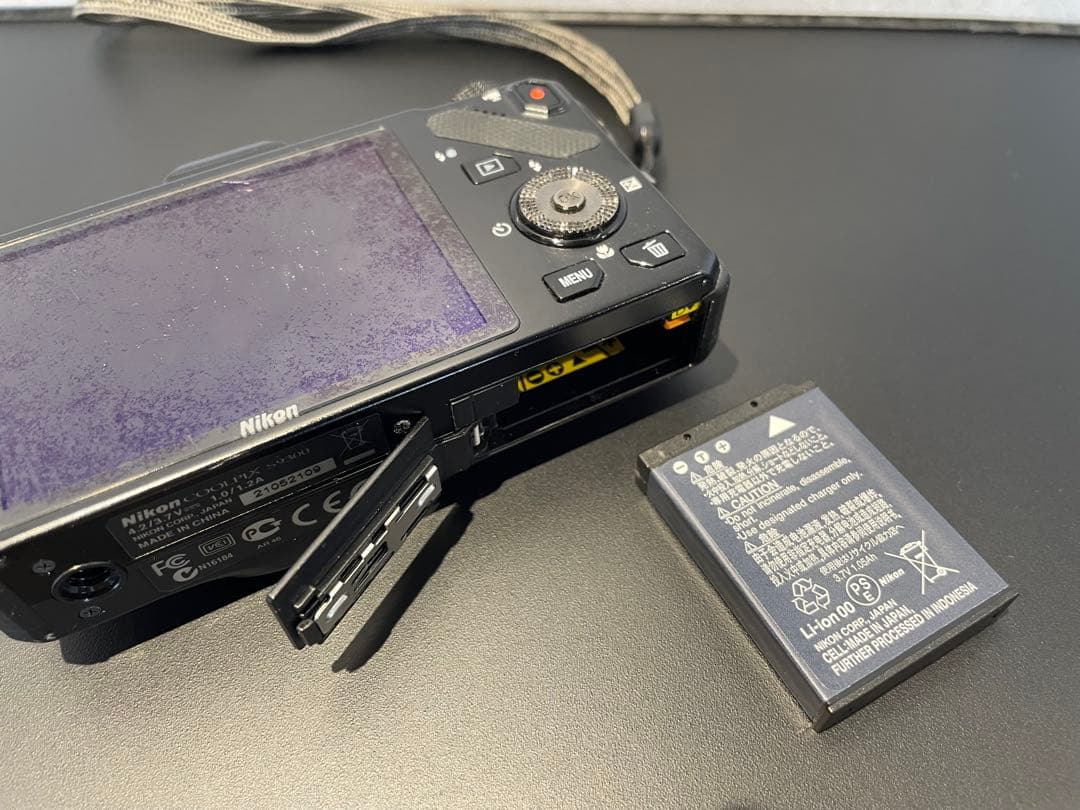 【ジャンク品】ニコン　coolpix s9300