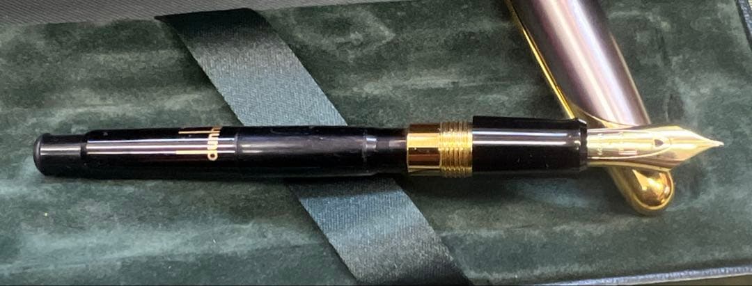 希少、美品‼️dunhill 最高級万年筆 18Kペン先