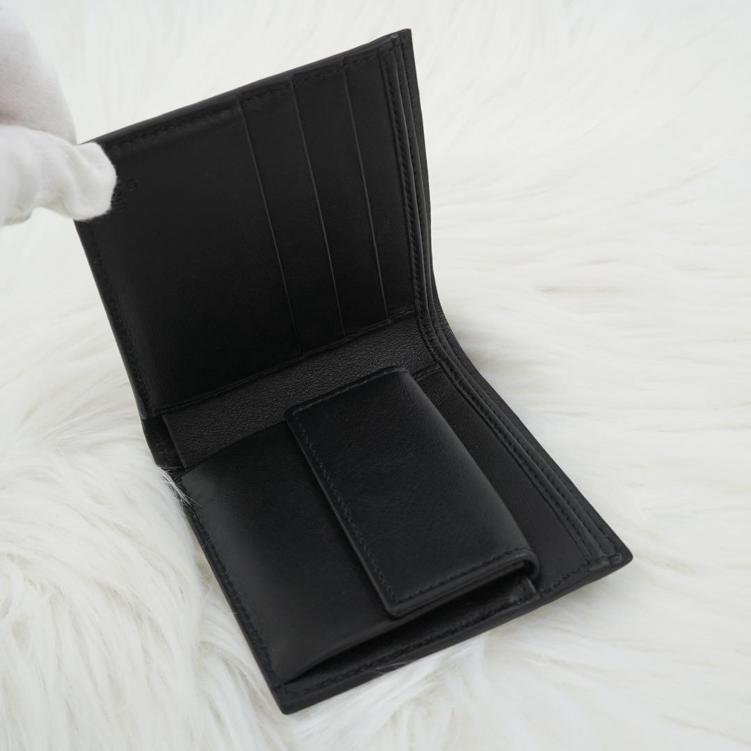 未使用品　箱付き　GUCCI グッチ　二つ折り財布　GG柄　シマ　ブラック