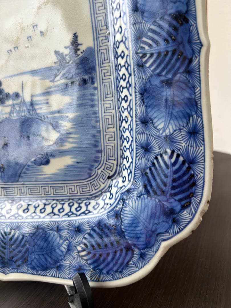 古伊万里 染付 ベロ藍 銘有 八角皿 唐草模様 山水楼閣 松絵 九谷 飾り皿