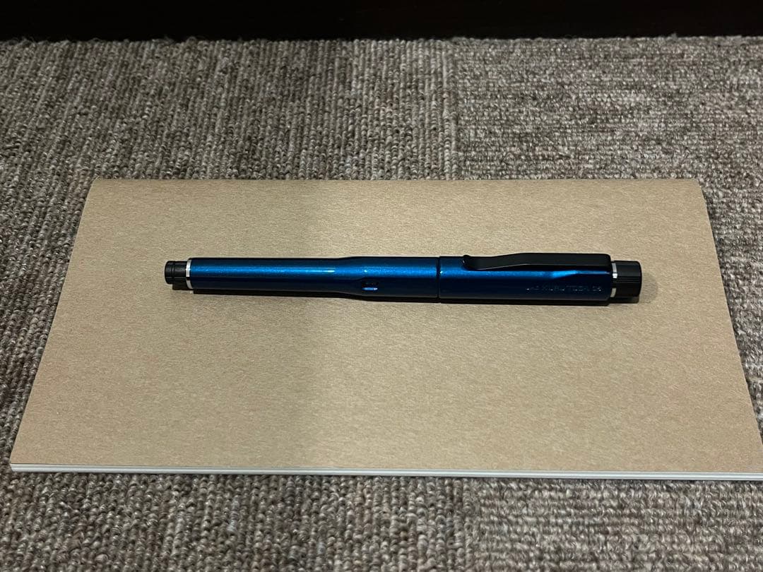 【世界5000本限定】 クルトガダイブ グランブルー 筆記用具 三菱鉛筆