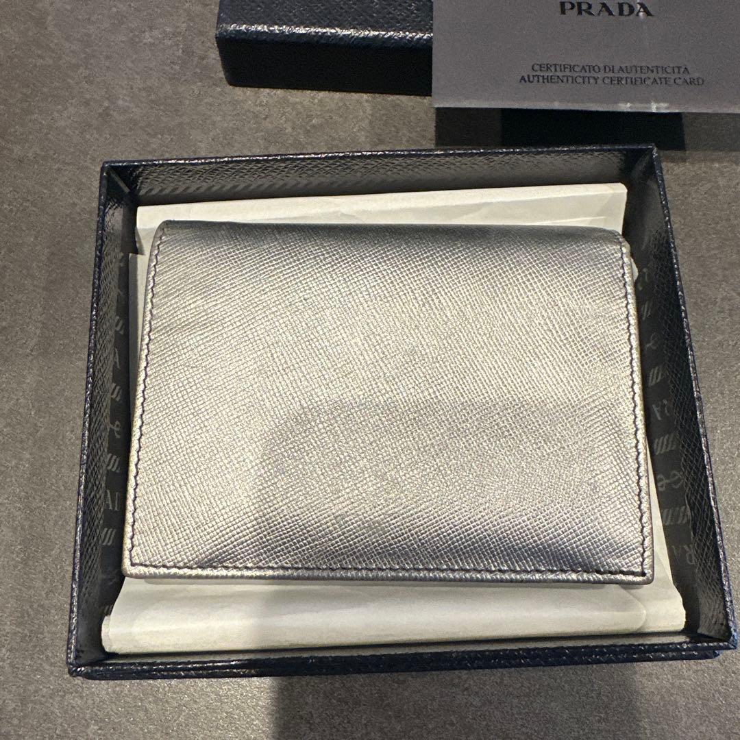 PRADA シルバー 二つ折り財布