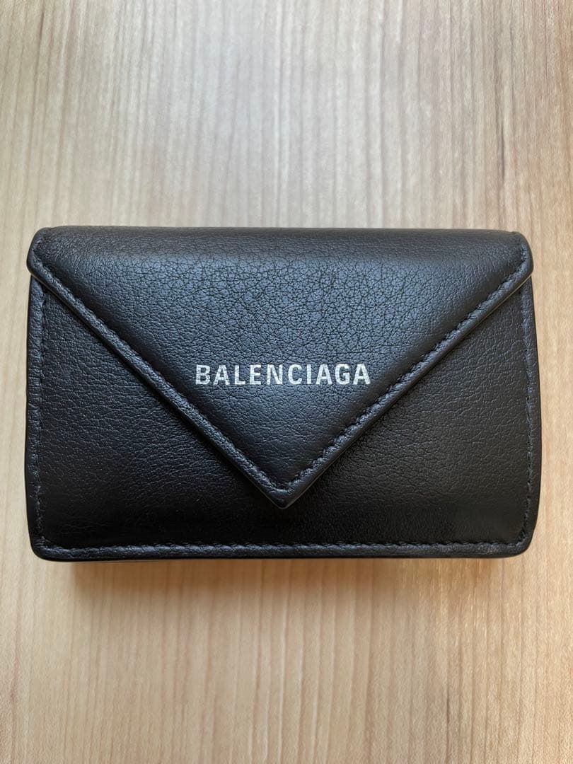BALENCIAGA ブラックレザー三つ折り財布