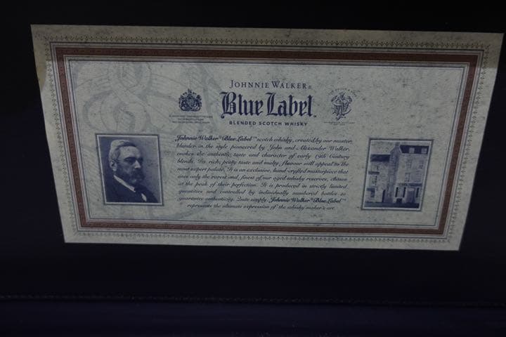 ジョニーウォーカー ブルーラベル 43度 1750ml（豪華化粧箱入り）