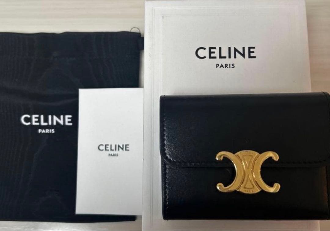 y*o様 CELINE 黒 レザー 三つ折り財布