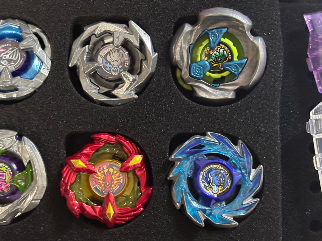 ベイブレードX まとめ売り ベイ8個、ランチャー、ケースなど付属