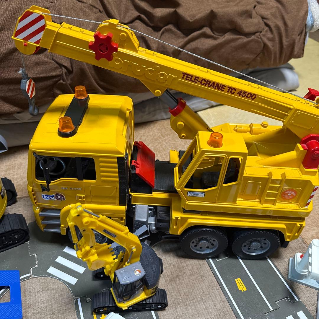 ブルーダーのMAN クレーントラック　カーズ他