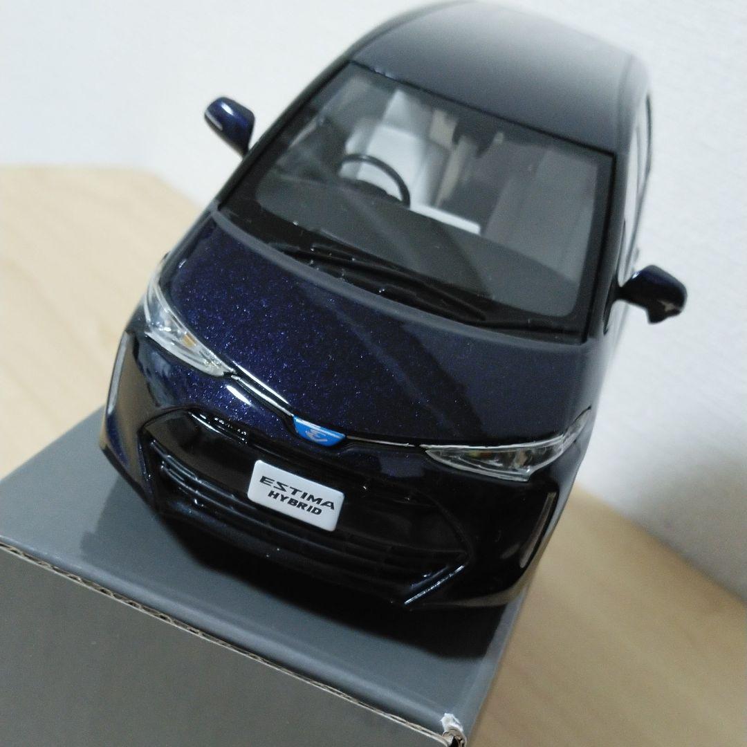 TOYOTA　エスティマ　ハイブリッド　ミニカー　トヨタ　カラーサンプル