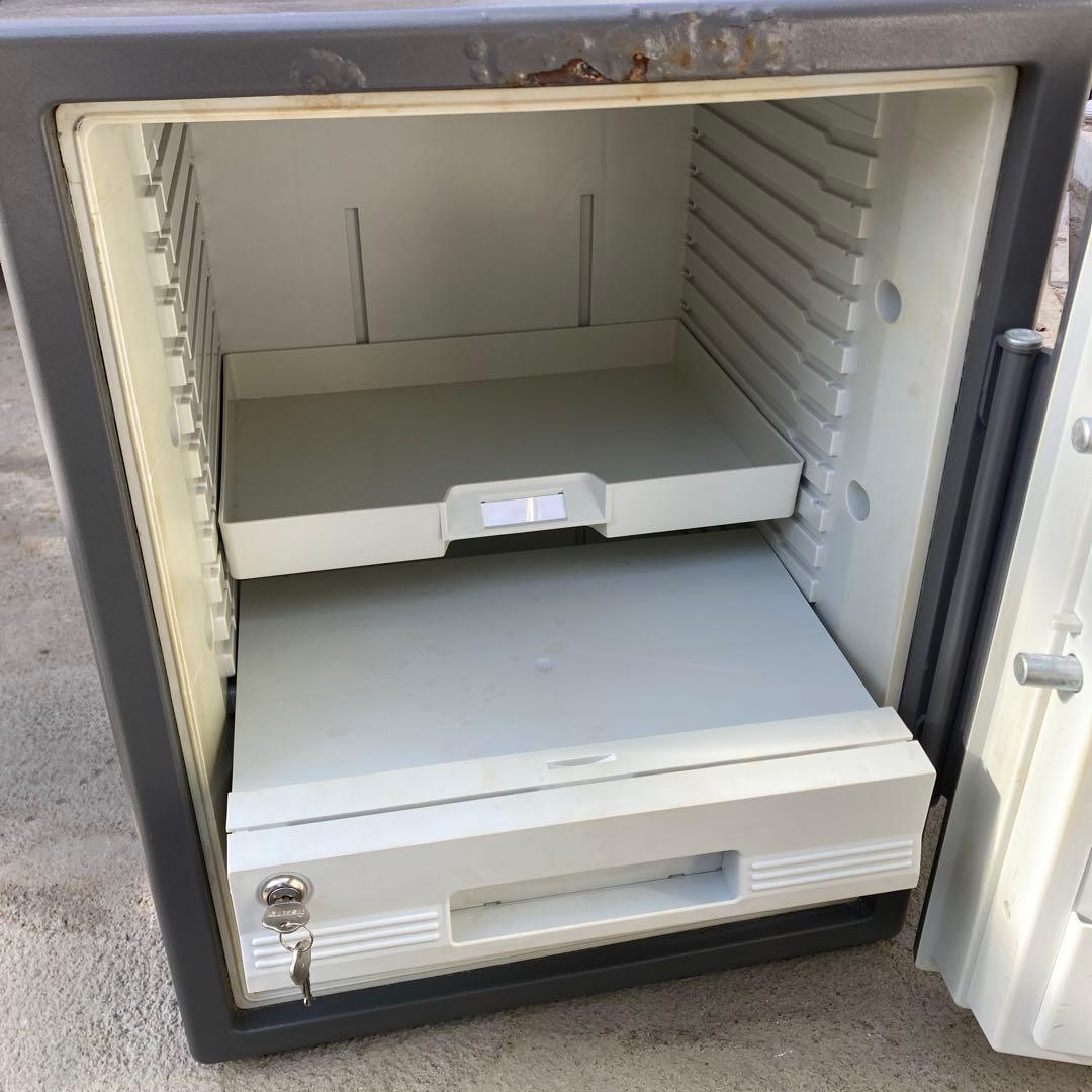 SentrySafe デジタル式 耐火金庫 テンキー式 AW-569725