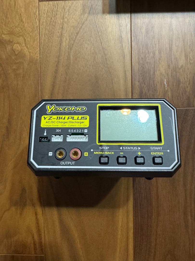 ヨコモ YZ-114PLUS AC/DC 急速充放電器＆HV Li-po 2個