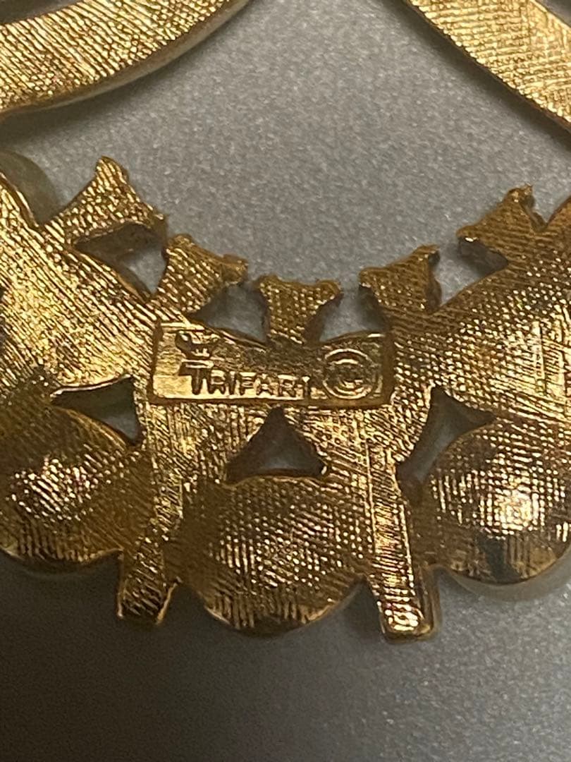 lotuscloud 2512⭐️TRIFARI トリファリヴィンテージブローチ