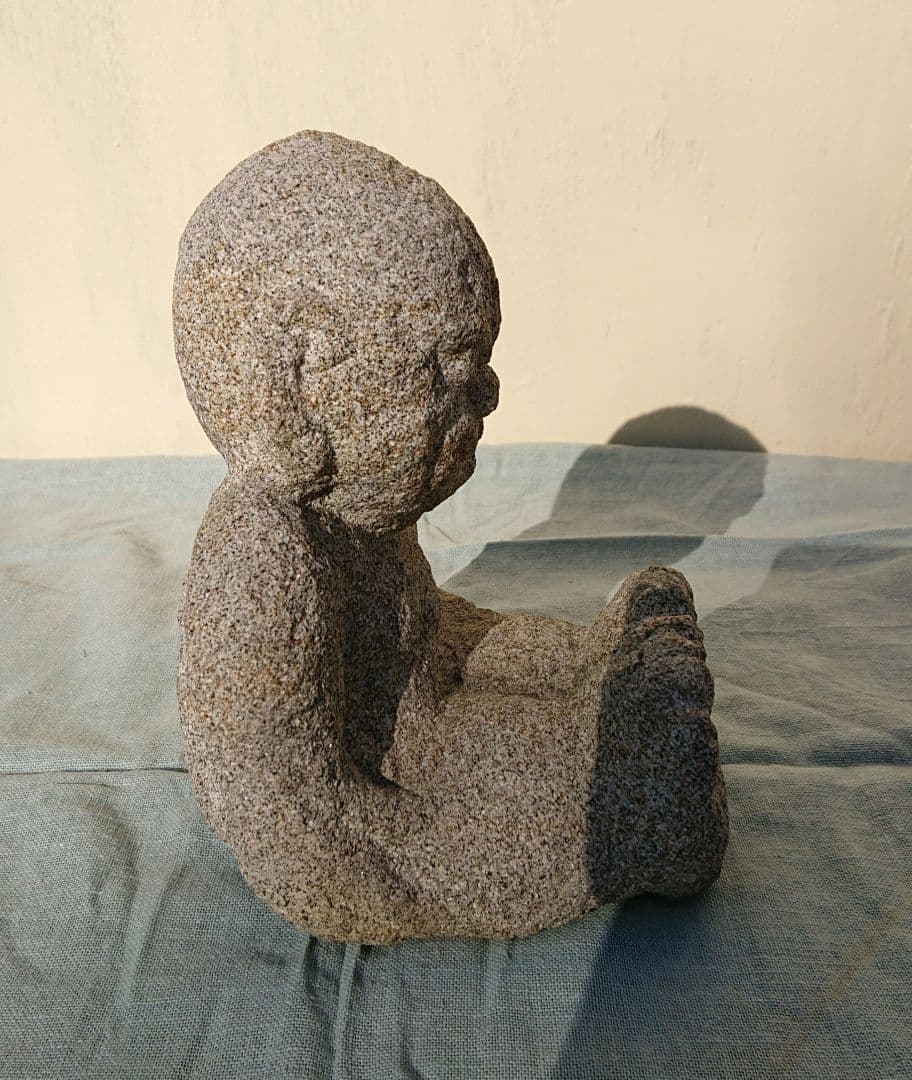 御影石ビリケンの彫刻