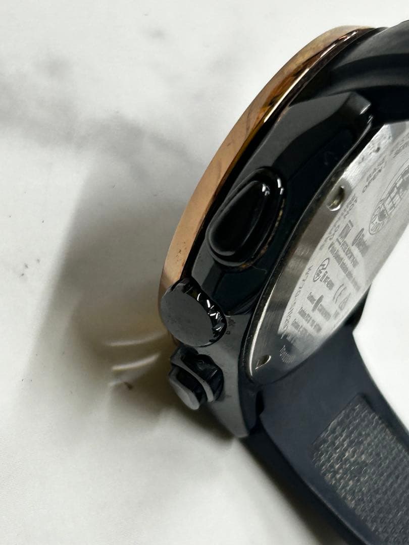 シチズン エコ・ドライブ Bluetooth ブラック＆ゴールド