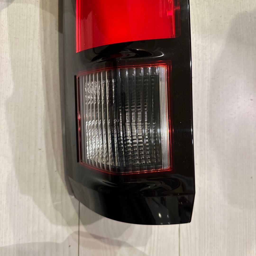 ステップワゴン左テールランプ