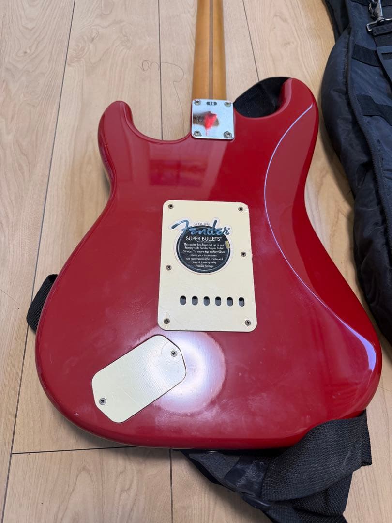 Fender Stratocaster レッドエレキギター