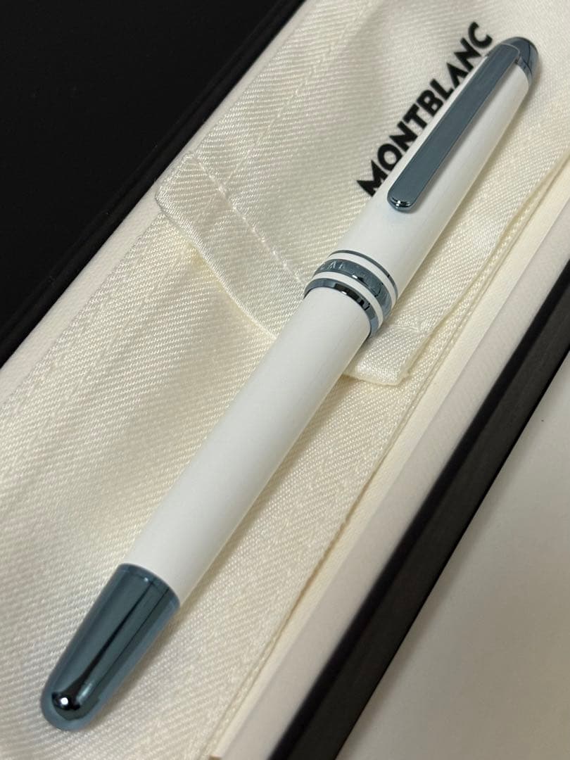 モンブランマイスターシュテュック　グレイシャークラシック　ローラーボールホワイト