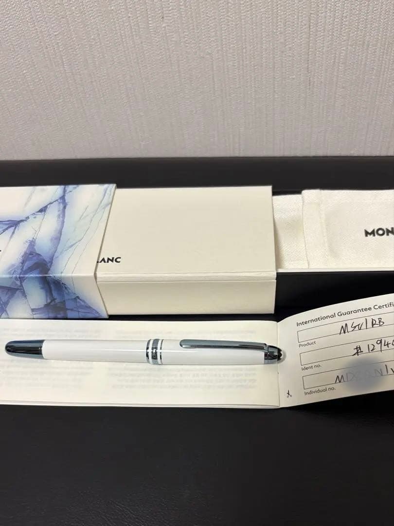 モンブランマイスターシュテュック　グレイシャークラシック　ローラーボールホワイト