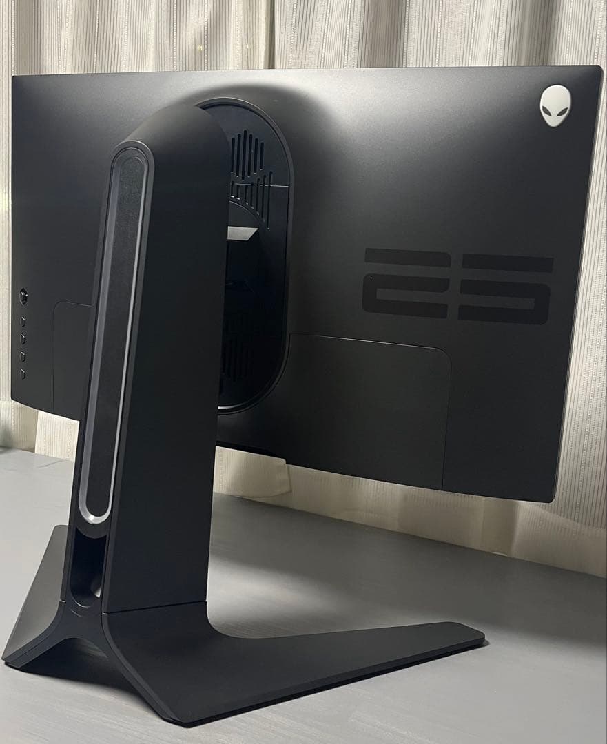 Alienware 240hz モニター 24.5インチ
