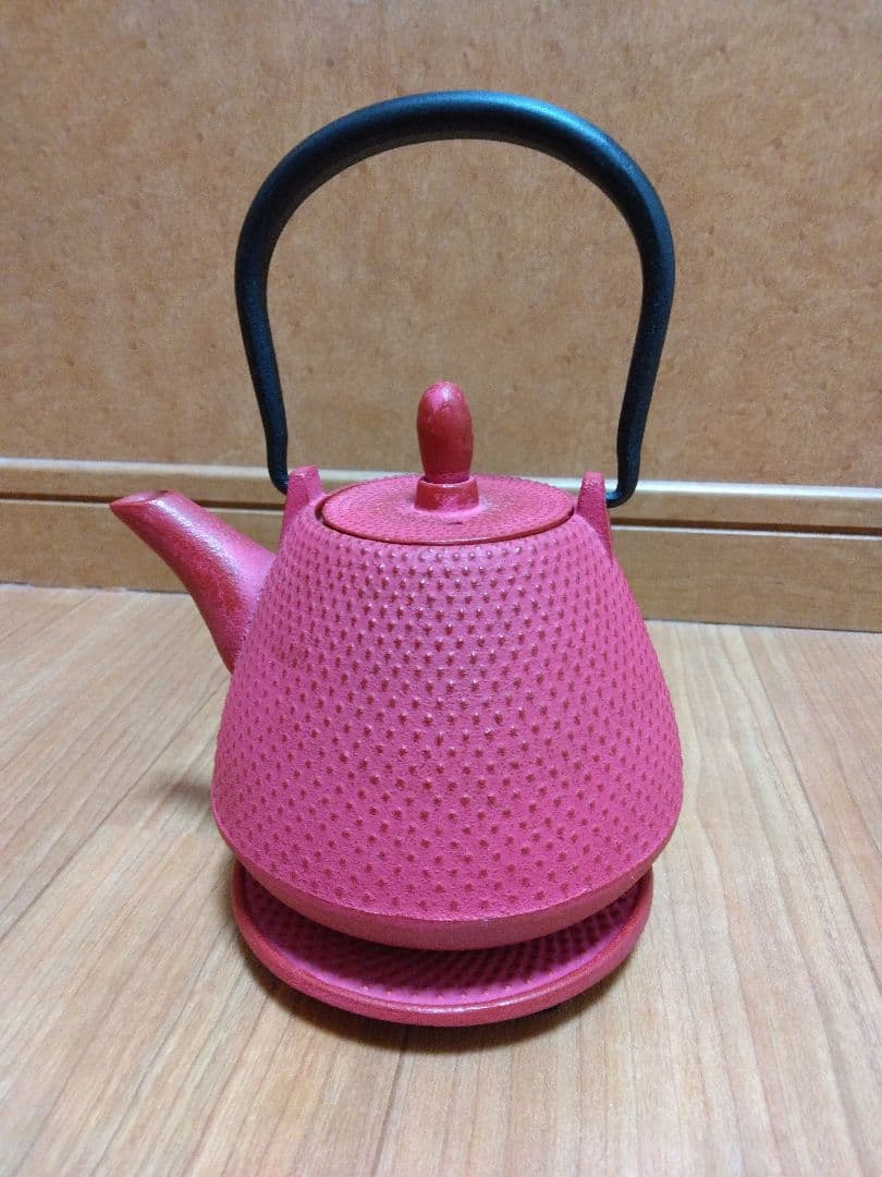 南部鉄瓶　赤　ピンク　水色